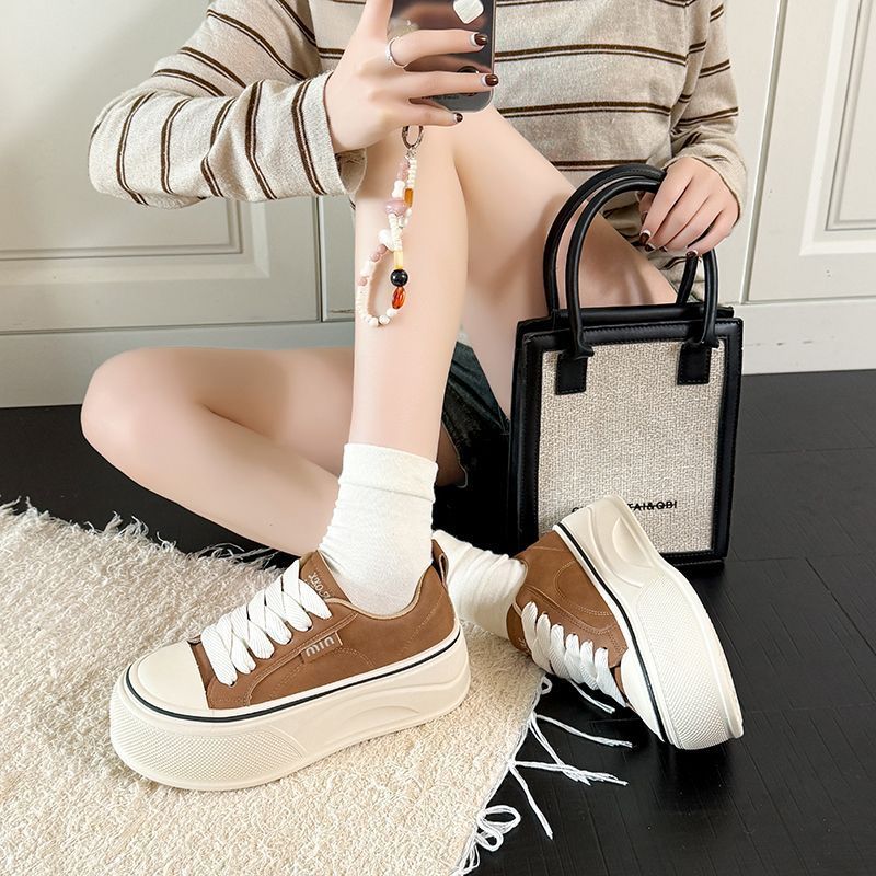 Damen Komfortable Plateau-Sneaker mit elastischen Schnürsenkeln EB