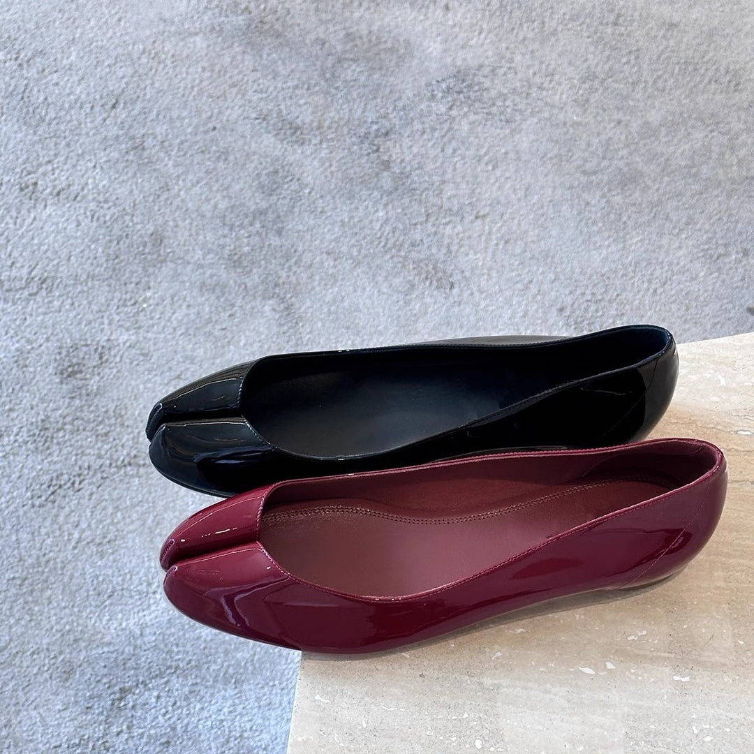 Damen Ballerinas mit elegantem Hochglanz und komfortablem Riemen EB