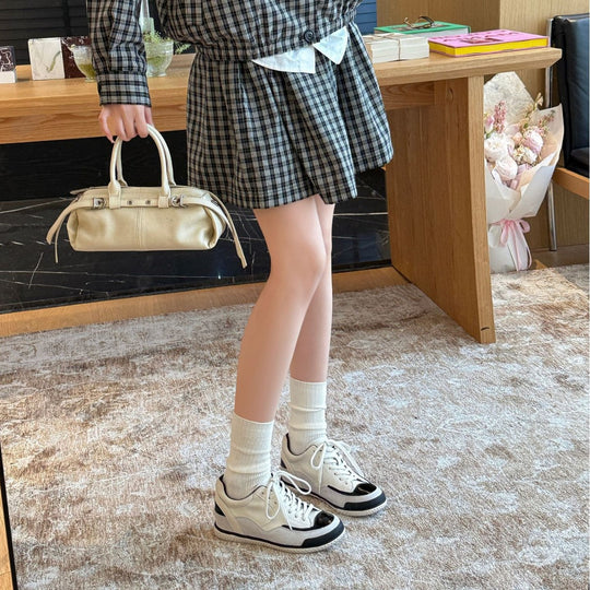 Damen Sportliche Sneaker mit hochwertiger Oberflächenstruktur und rutschfester Sohle EB