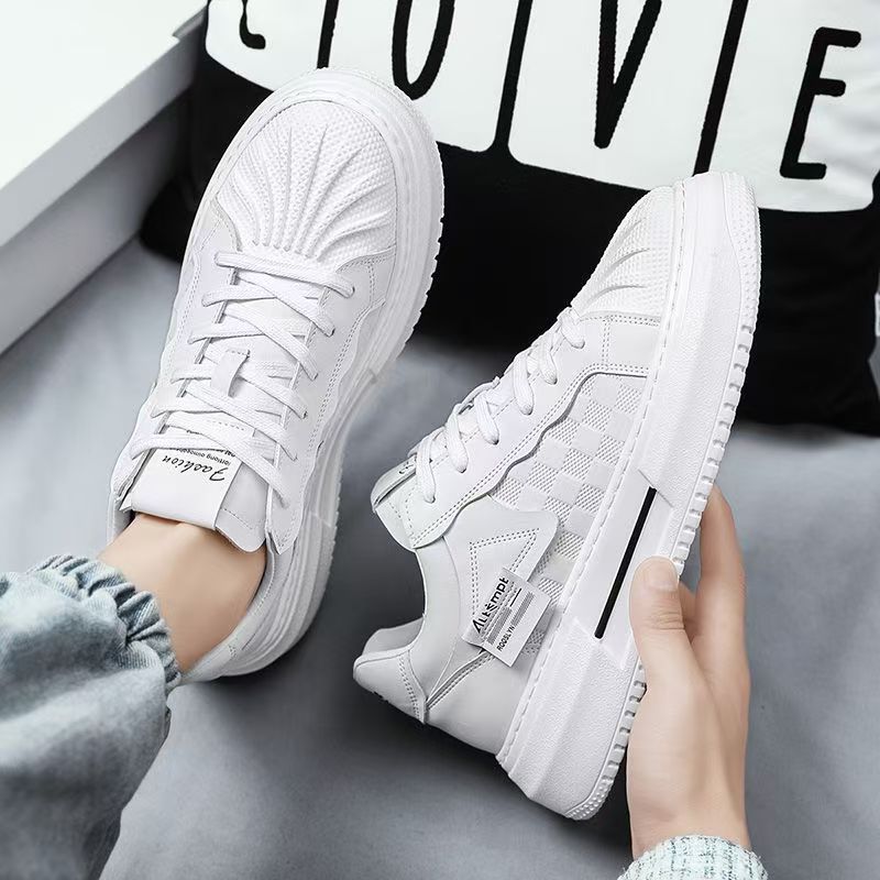 Damen Kompakte Sneaker mit robustem Plateau und modischem Design EB