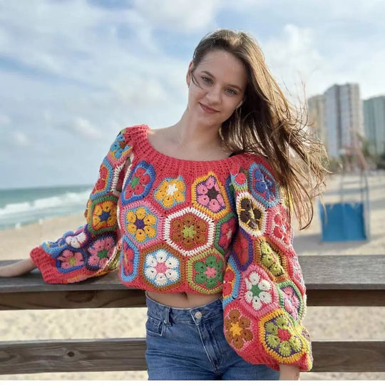 Damen lässiger, handgefertigter Pullover mit floralen Häkelmotiven EB