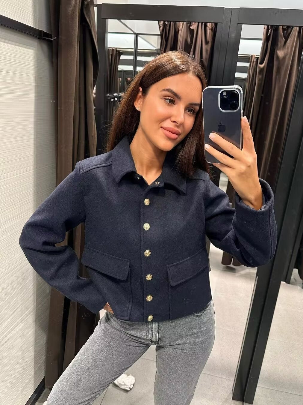 Damen modische Kurzjacke mit praktischen Taschen und goldenen Knöpfen EB