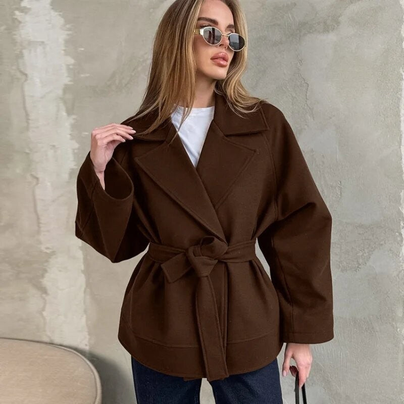 Damen Modische Wickeljacke aus hochwertigem Material mit taillierbarem Gürtel EB