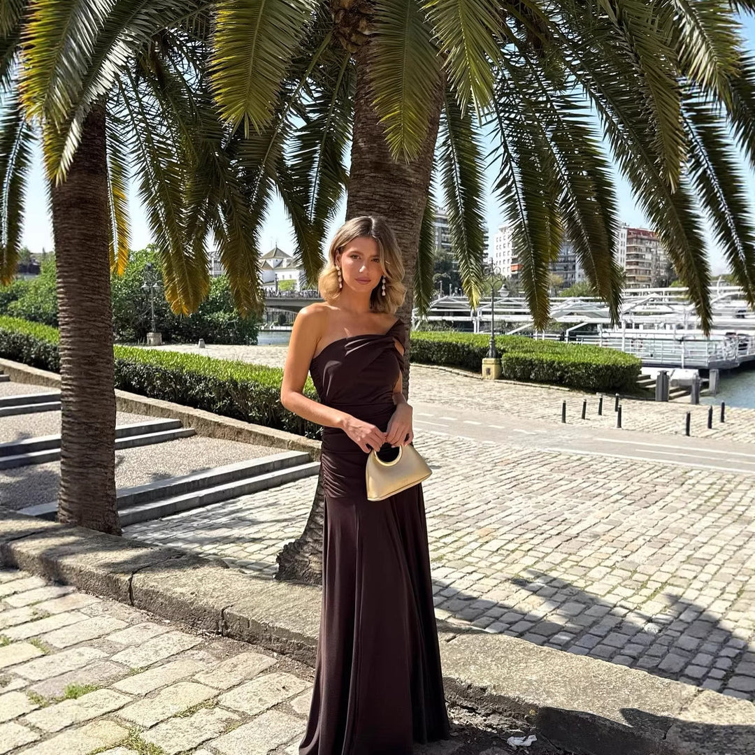 Damen elegantes, tailliertes Abendkleid mit asymmetrischem Träger EB