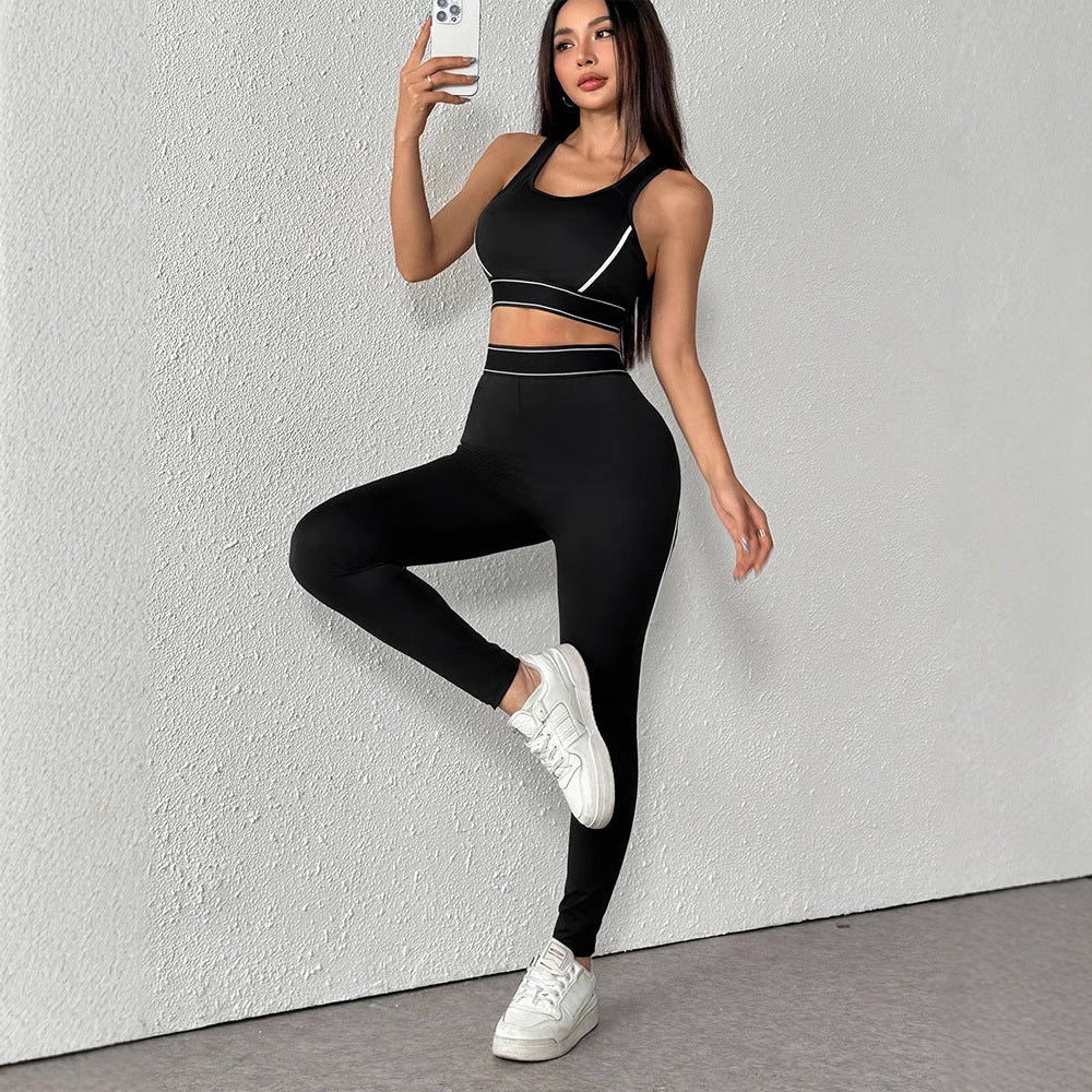 Damen Sportliches Zwei-Teiliges Set mit ergonomischem Design und atmungsaktiven Materialien EB