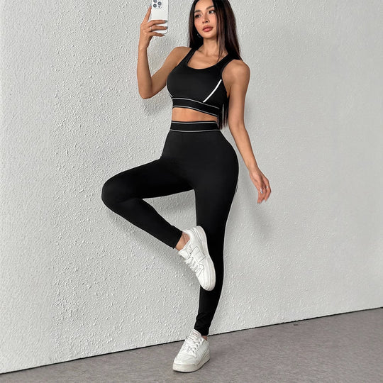 Damen Sportliches Zwei-Teiliges Set mit ergonomischem Design und atmungsaktiven Materialien EB