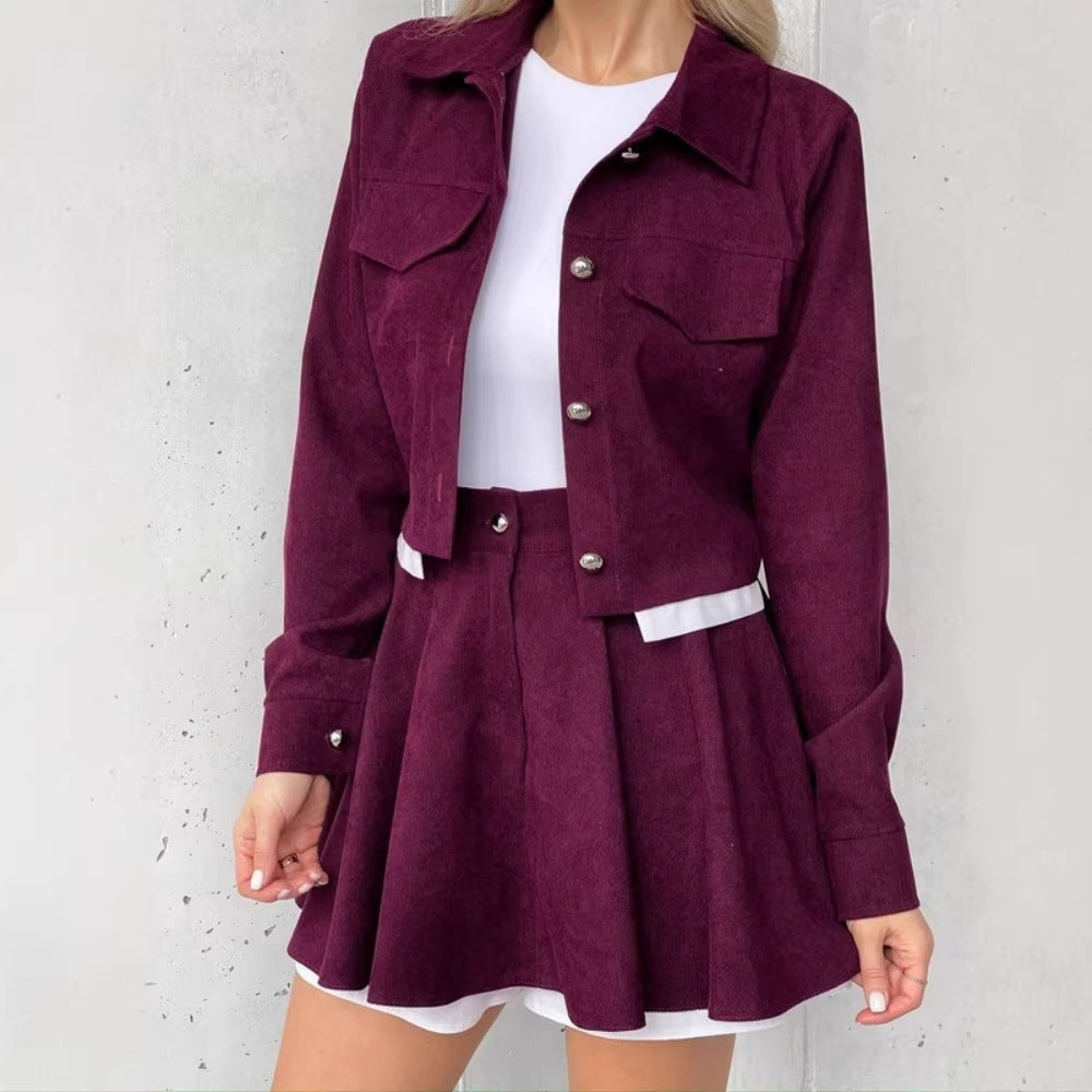 Damen kurzes Cordjacken- und Faltenrock-Set mit taillenhohem Faltenrock und cropped Hemdjacke Eichborn Berlin