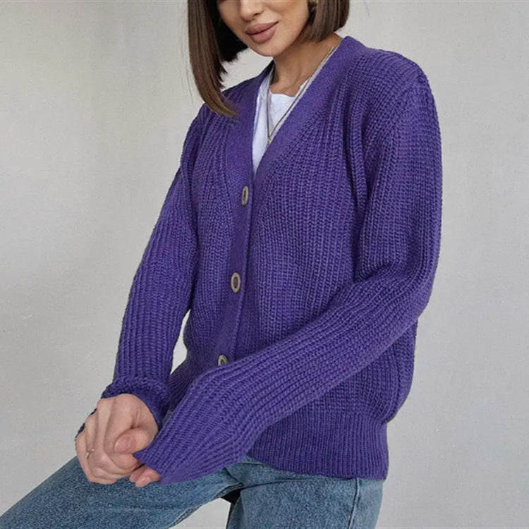 Damen Boxy-Grobstrick-Cardigan mit tiefer V-Leiste, Holzknopfverschluss und geripptem Saum EB