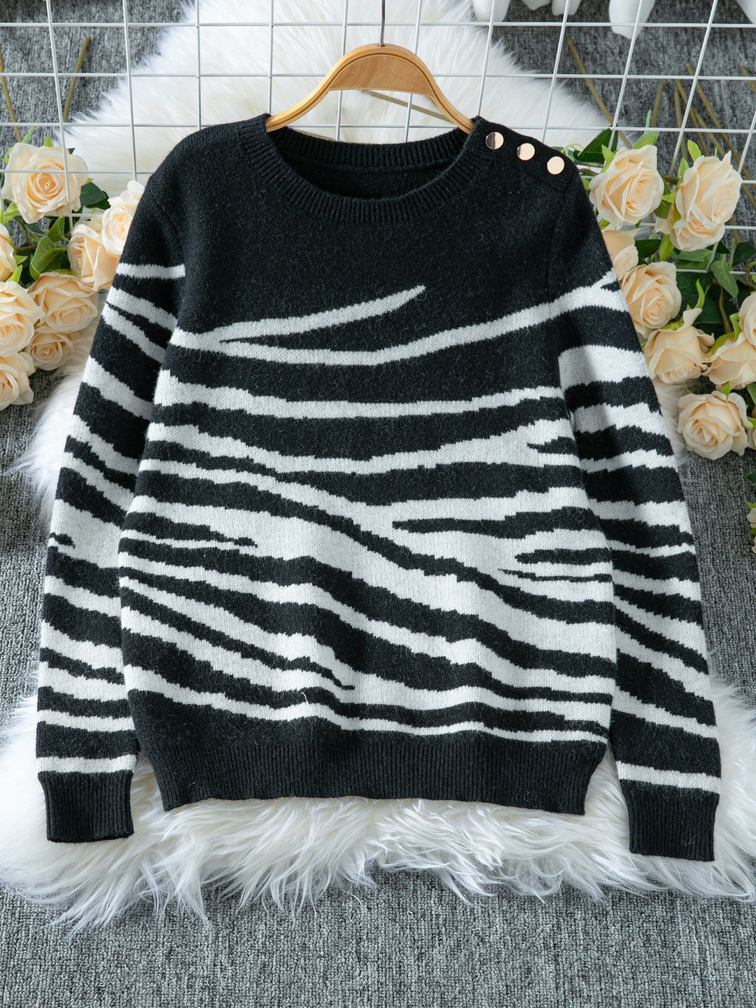 Damen gemütlicher Strickpullover mit modernem Zebrastreifen-Muster und komfortablem Schnitt EB