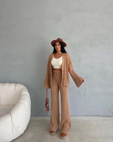 Damen Rippstrick-Cardigan mit überlangen Ärmeln und passender High-Waist-Loungehose EB