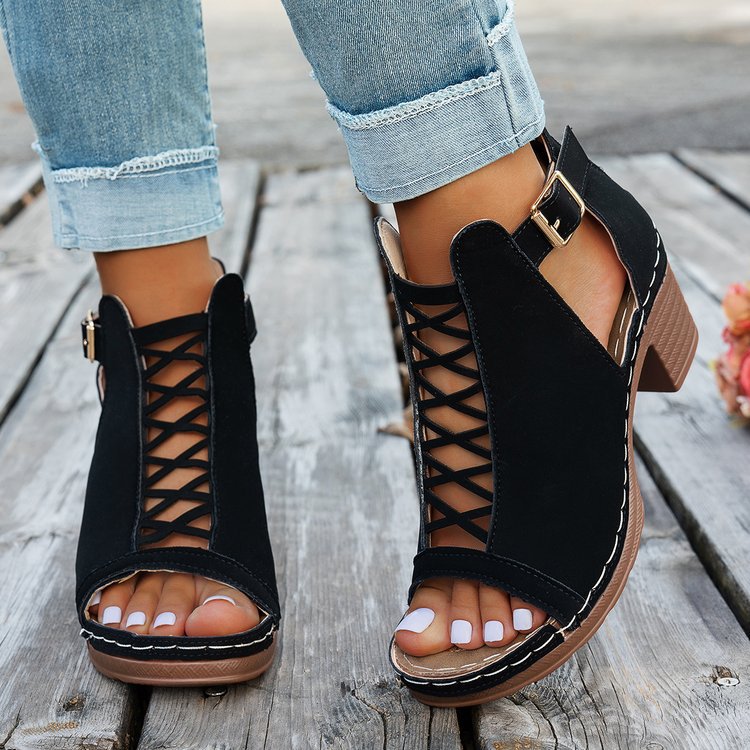 Damen offene Sandaletten mit raffiniertem Riemendesign und komfortablem Blockabsatz EB