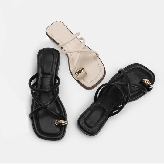 Damen Zehentrenner-Sandalen mit elegantem Riemendesign und goldfarbenem Akzent EB