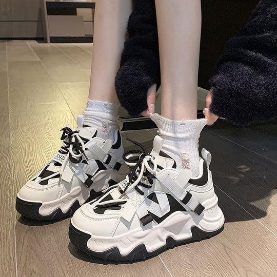 Damen Sportliche Chunky-Sneaker mit auffälligem Design und stabiler Sohle EB