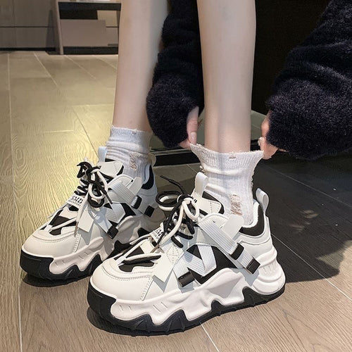 Damen Sportliche Chunky-Sneaker mit auffälligem Design und stabiler Sohle EB