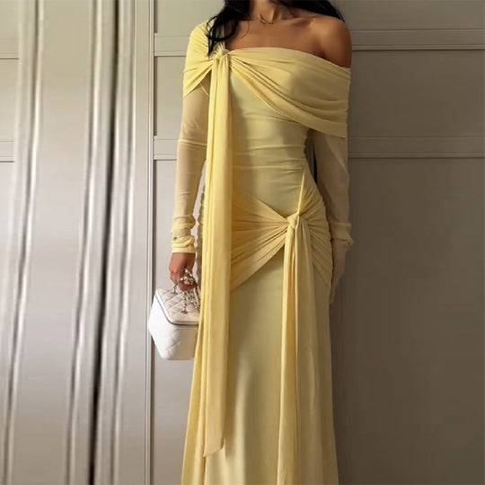 Damen Elegantes, schulterfreies Abendkleid mit raffinierten Drapierungen EB
