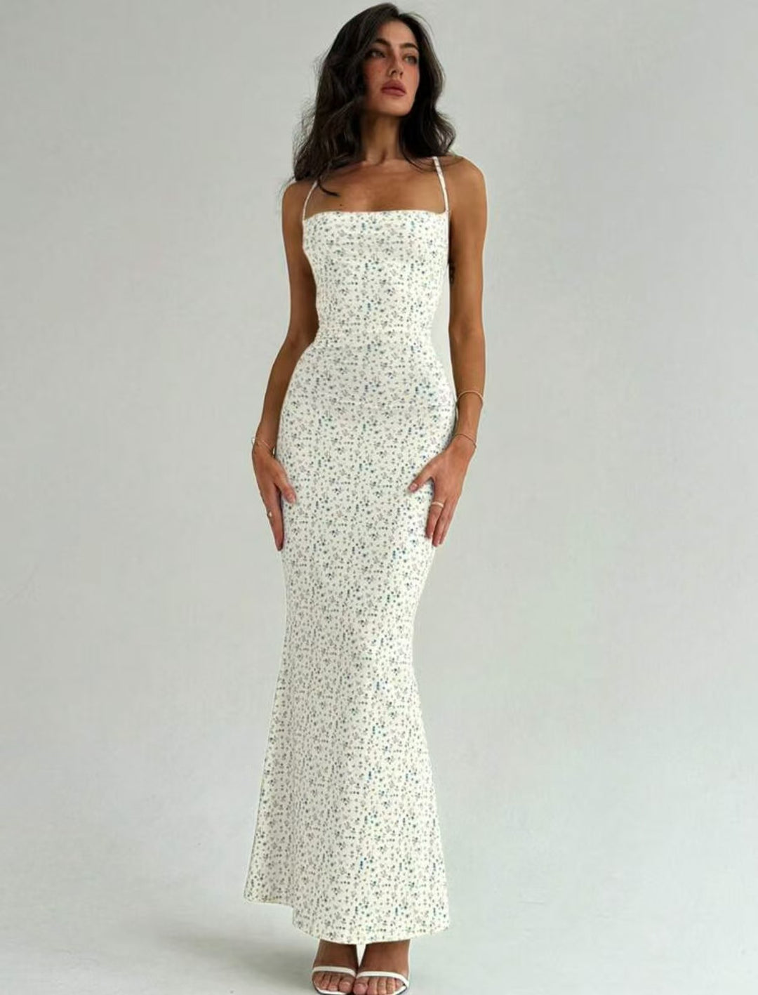 Damen Elegantes Sommerkleid mit zarten Blumenmuster und fließendem Schnitt EB