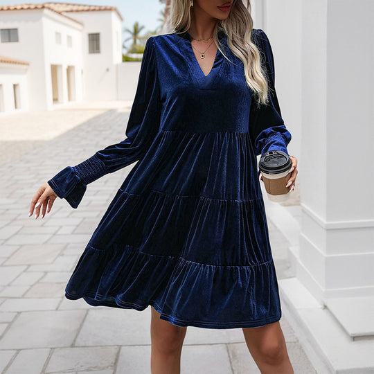 Damen Velvet-Kleid mit V-Ausschnitt und voluminösem Rüschendesign EB