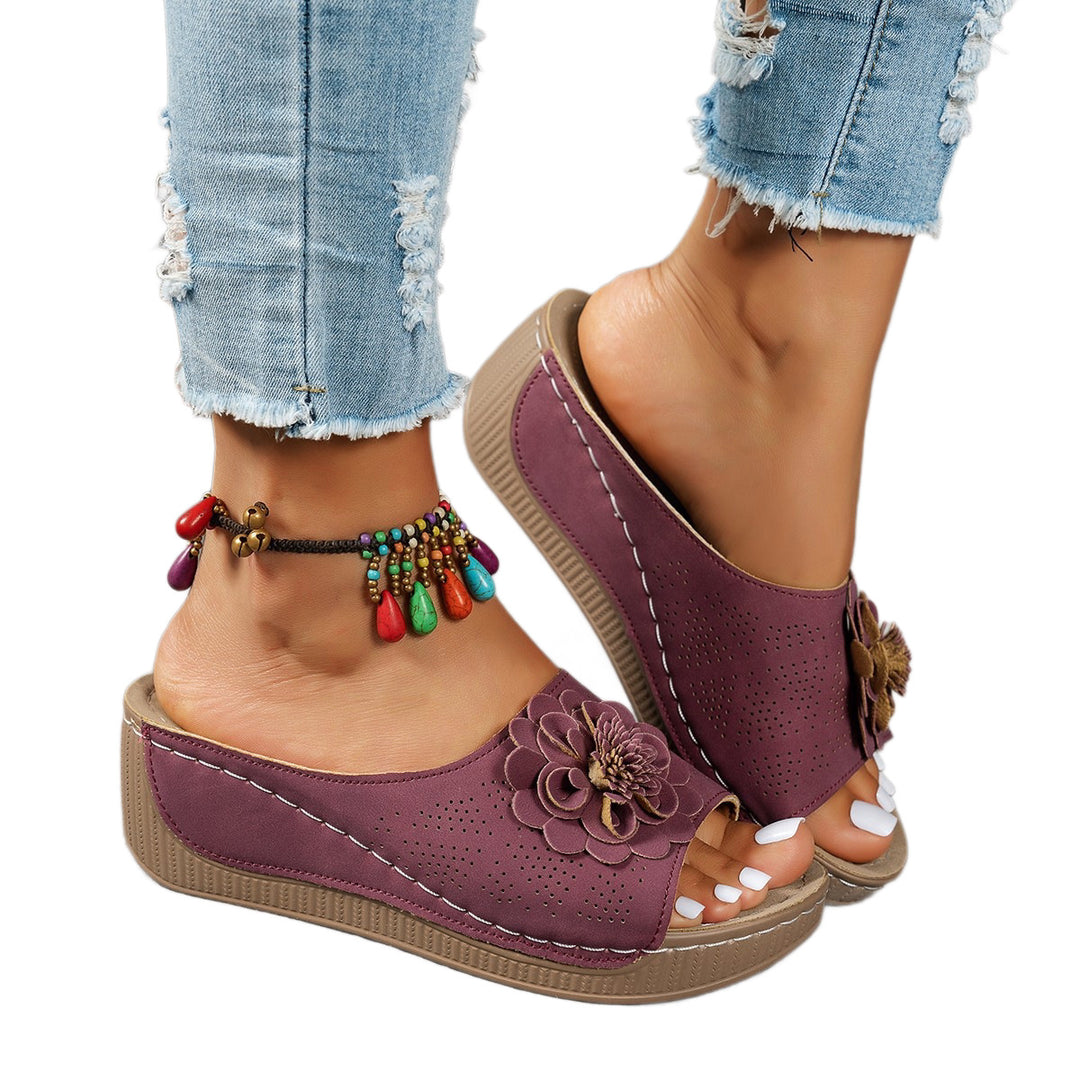 Damen Wedge-Sandaletten mit floralen Akzenten und komfortablem Fußbett EB