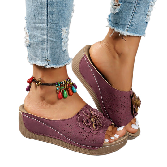 Damen Wedge-Sandaletten mit floralen Akzenten und komfortablem Fußbett EB