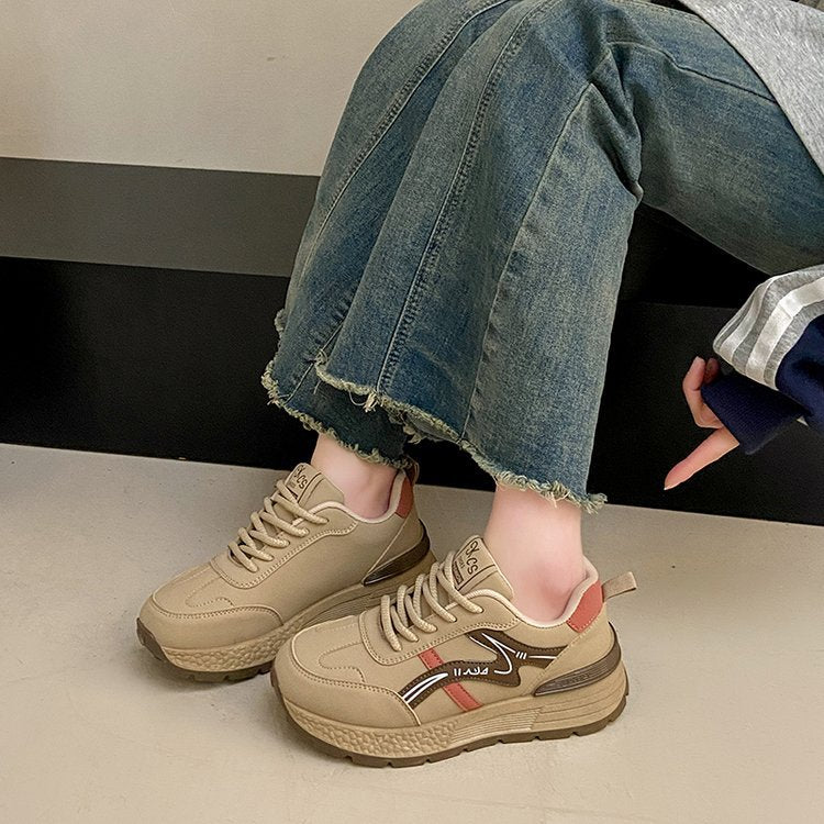 Damen modische Sneakers mit dicker Laufsohle und innovativer Fußbetttechnologie EB