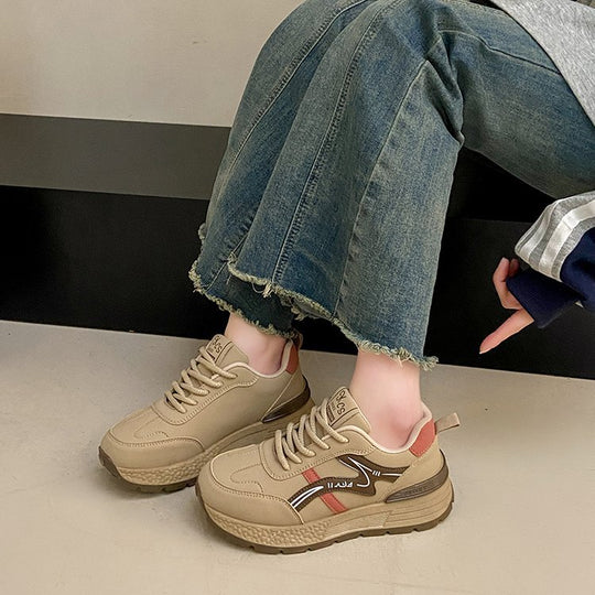 Damen modische Sneakers mit dicker Laufsohle und innovativer Fußbetttechnologie EB