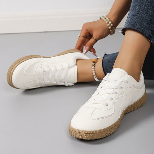 Damen Sneakers mit klassischer Schnürung und rutschfester Sohle EB