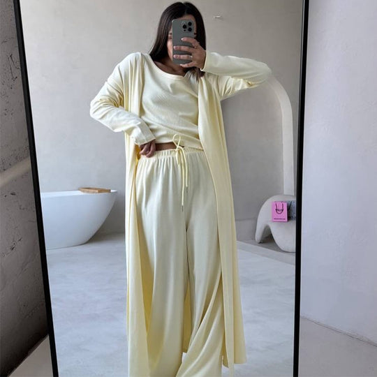 Damen Loungewear-Kombination mit weitem Schnitt und cropped Oberteil EB