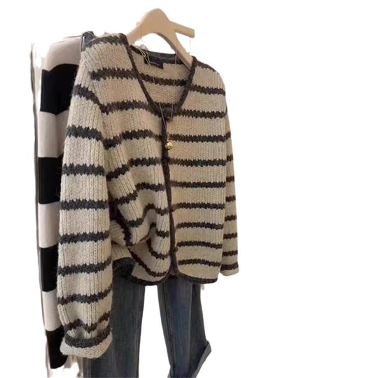 Damen Strickjacke im Boho-Stil mit Knopfleiste und breiten Ärmel EB