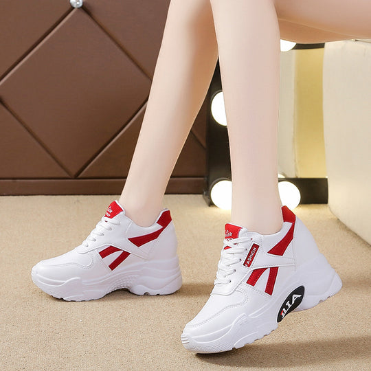Damen Sportliche Sneaker mit robustem Obermaterial und innovativer Dämpfungstechnologie EB