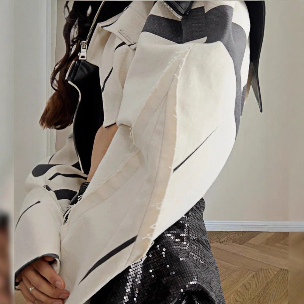 Damen Modische Cropped Jacke mit geometrischem Design und Kunstlederdetails EB