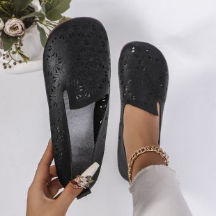 Damen Riemchen-Pantoletten mit luftiger Blumenperforation EB