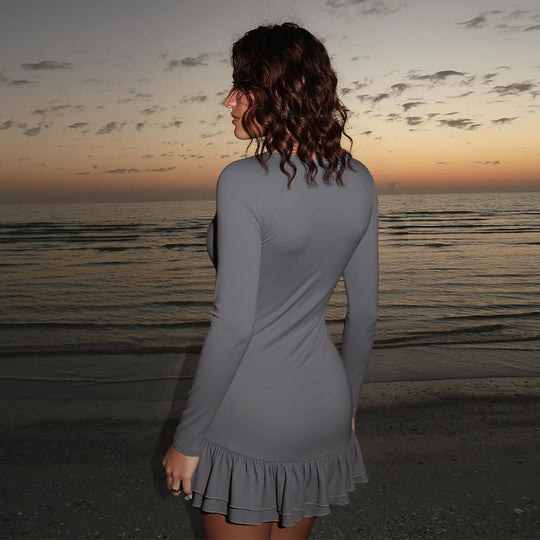 Damen Mini-Kleid mit tiefem V-Ausschnitt und dekorativen Pailletten EB