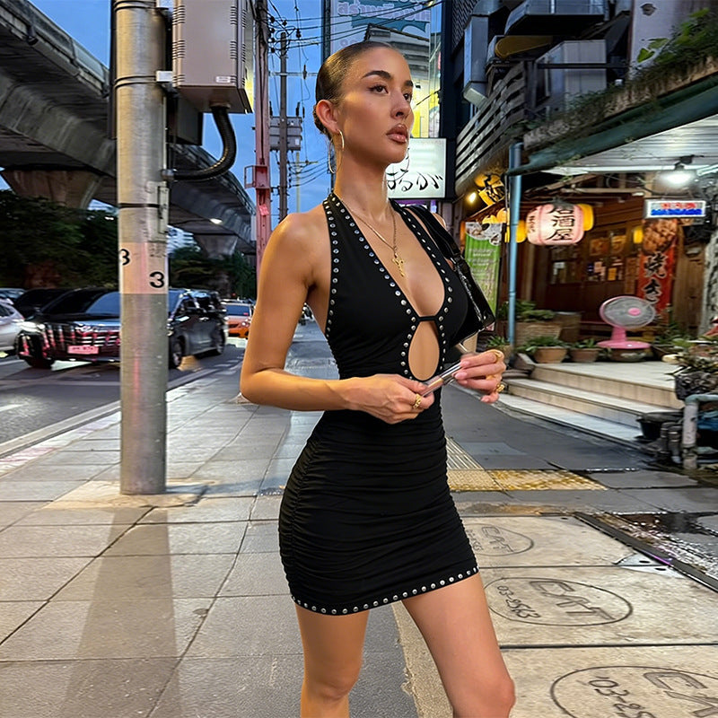 Damen Glamouröses Mini-Kleid mit tiefem V-Ausschnitt und raffinierten Cut-Outs EB