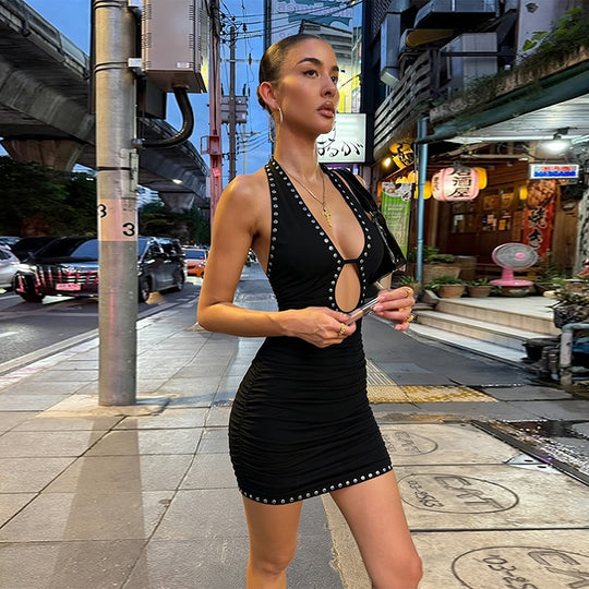 Damen Glamouröses Mini-Kleid mit tiefem V-Ausschnitt und raffinierten Cut-Outs EB