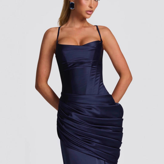 Damen elegantes Abendkleid mit raffinierten Drappierungen EB