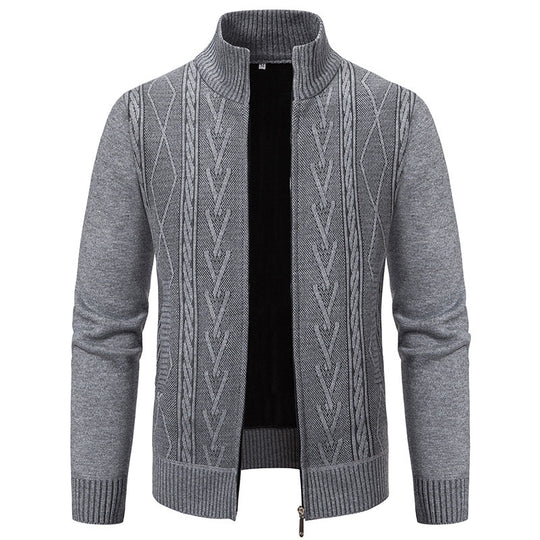 Herren Strickjacke mit modernem Zopfmuster und hochgeschlossenem Kragen EB