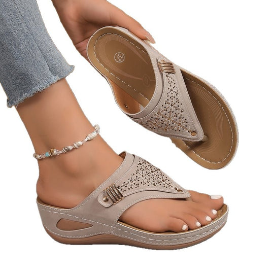 Damen Bequeme Zehentrenner mit modischem Lochmuster und ergonomischer Sohle EB