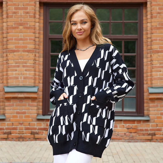 Damen Oversized Strickcardigan mit V‑Ausschnitt, Knopfleiste und Eingrifftaschen EB