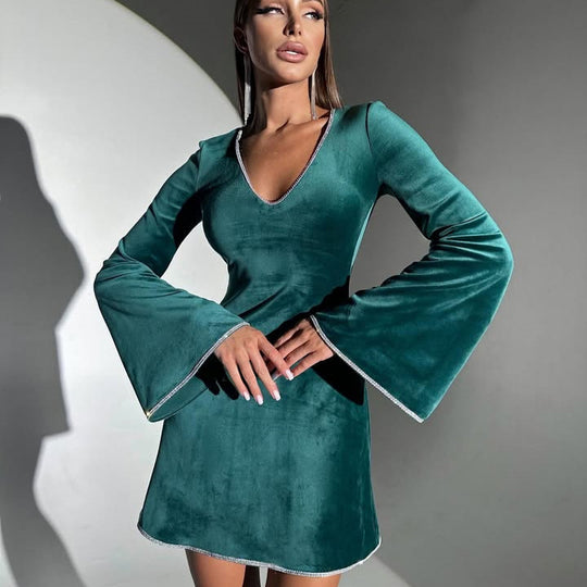 Damen Samt-Minikleid mit ausgestellten Glockenärmeln und Strassbesatz EB