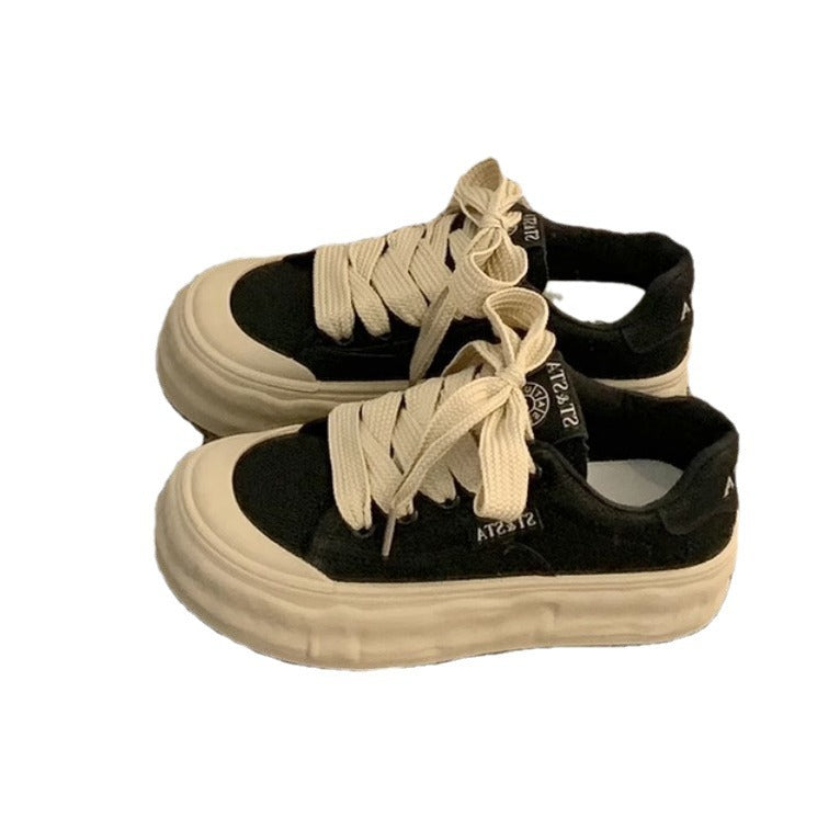 Damen Sportliche Plateau Sneaker mit bequemer Sohle und einzigartigen Schnürdetails EB