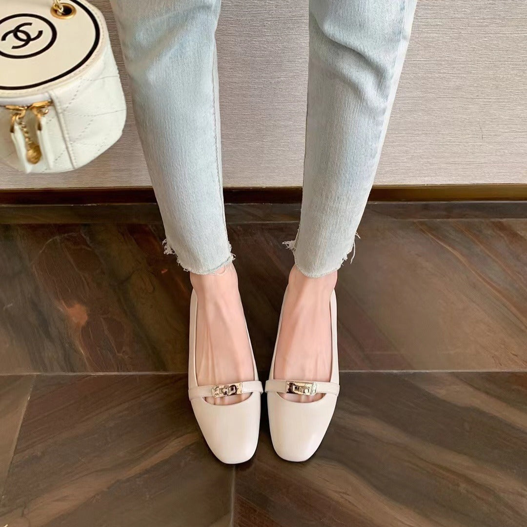 Damen Ballerinas mit elegantem Riemen und schimmerndem Akzent EB