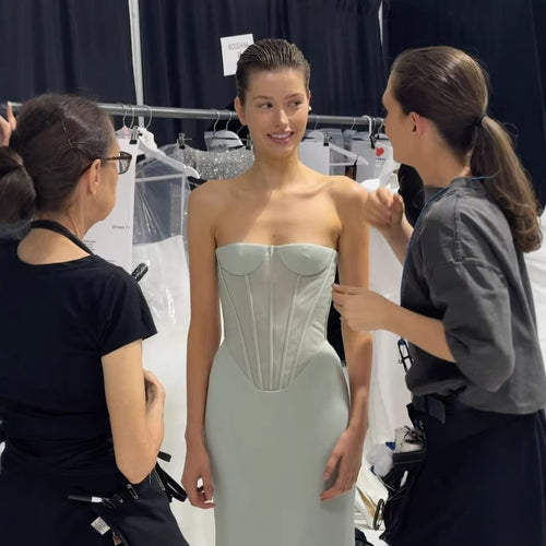 Damen Elegantes Maxikleid mit schulterfreiem Design und raffinierter Bustierpartie EB