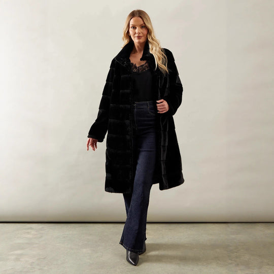 Damen Markante Kuscheljacke mit eingefasstem Gürtel EB