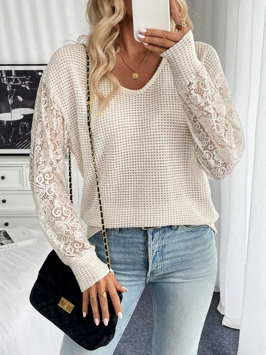 Damen Luftiger Pullover mit Spitzenärmeln EB
