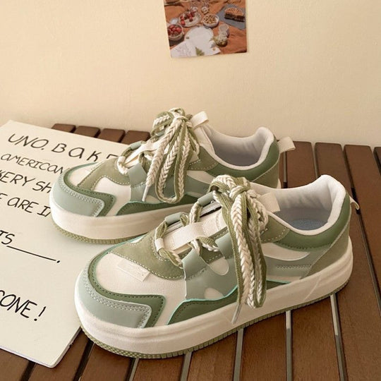 Damen Sportliche Plateau Sneakers mit einzigartigem Design und atmungsaktiver Oberflächenstruktur EB