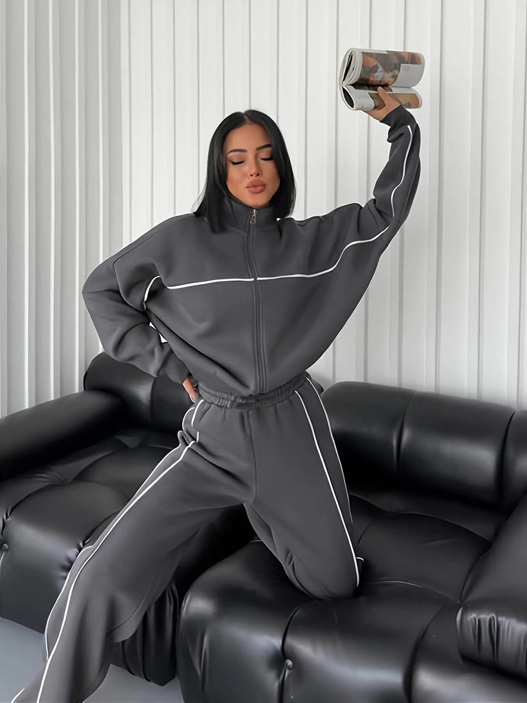 Damen nan Oversize Trainingsanzug Set mit Reißverschluss hohem Kragen und Kontrastpaspeln EB