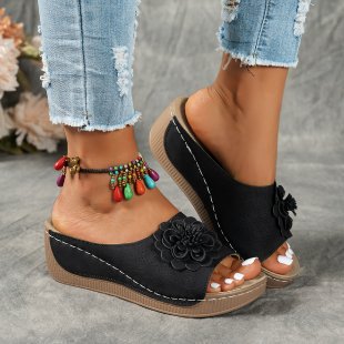 Damen Komfortable Zehentrenner-Sandalen mit floralen Akzenten EB