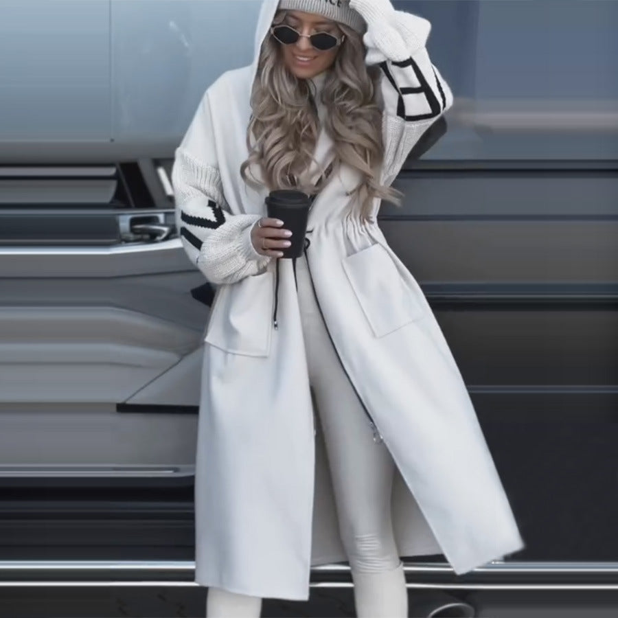 Damen nan Kapuzenmantel mit oversized Schnitt, gestrickten Ärmelbündchen und aufgesetzten Taschen EB