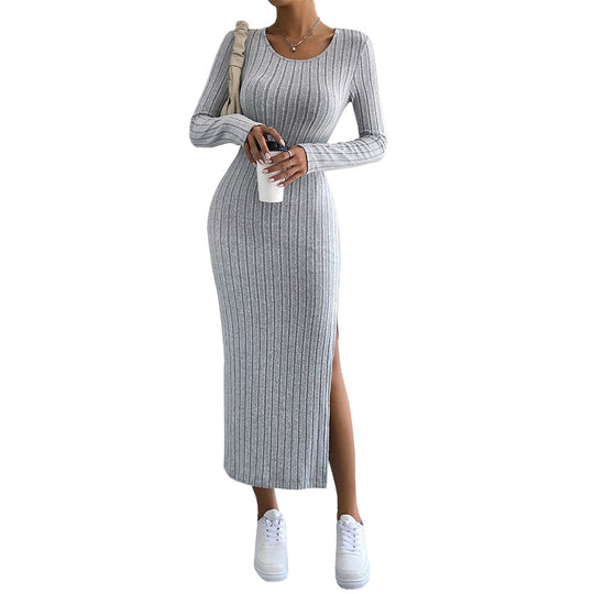 Damen figurbetontes Rippenstrick-Midikleid mit schmaler Silhouette, Rundhalsausschnitt und seitlichem Oberschenkelschlitz Eichborn Berlin