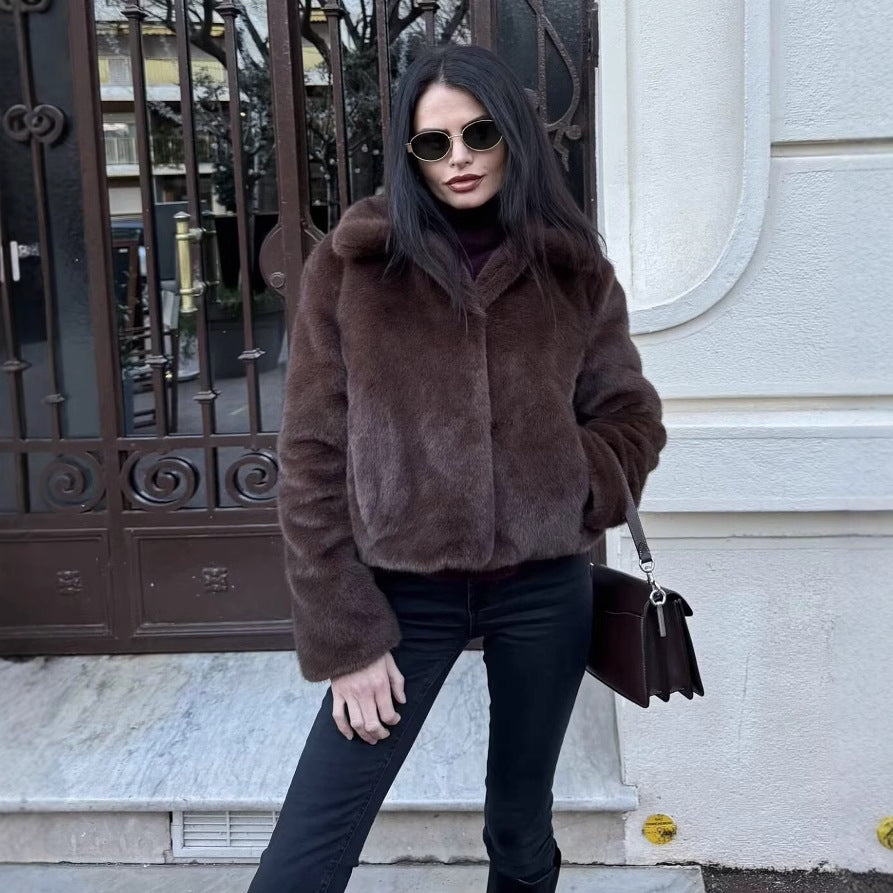 Damen Kunstpelzjacke mit elegantem Kragen und modischem Schnitt EB